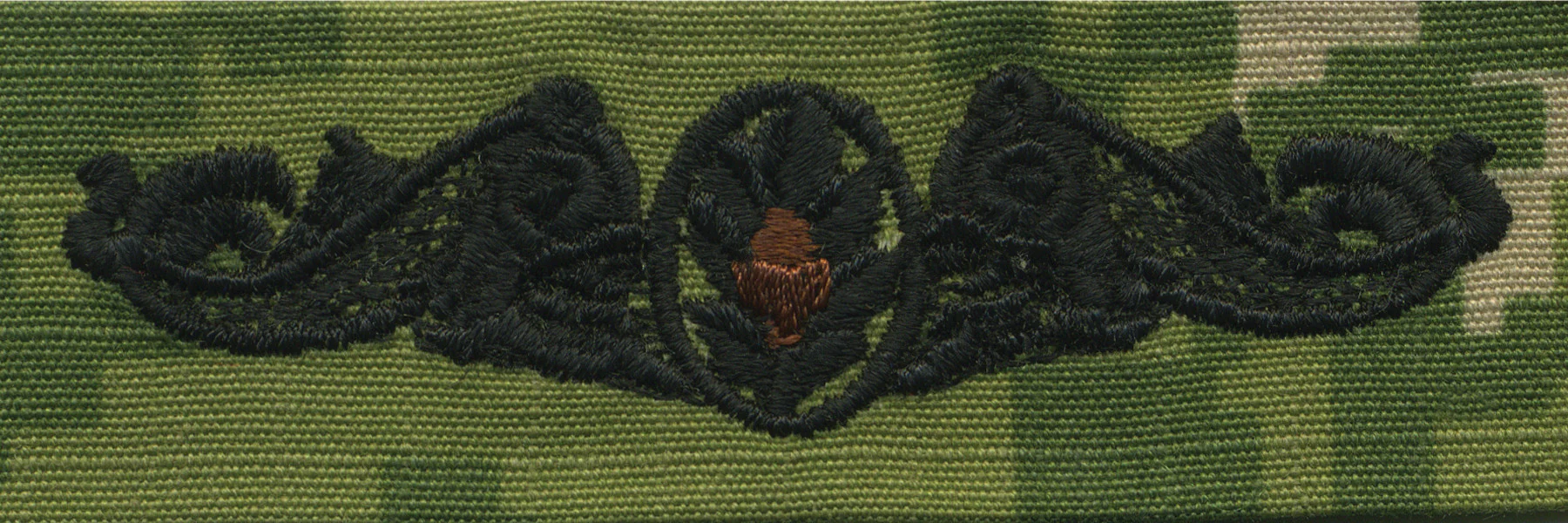 Navy Embroidered Badge: Submarine Medical - Woodland Digital
