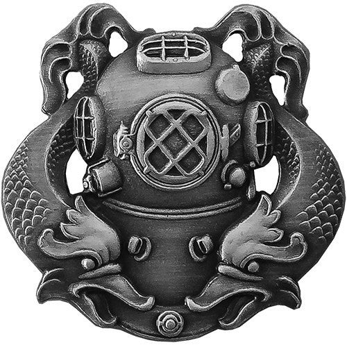 Badge: Diver First Class - regulation, oxidized